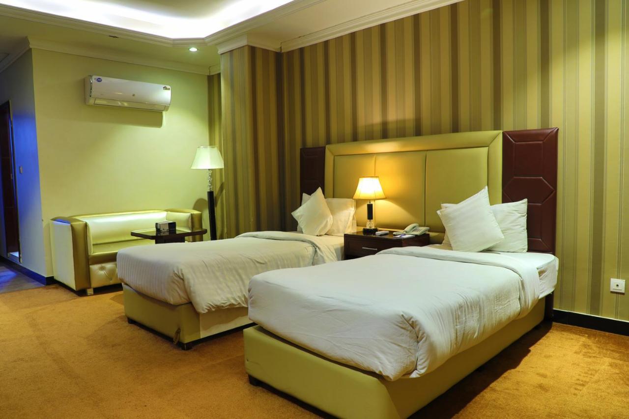 Rachna Hotel Gujranwala Eksteriør billede